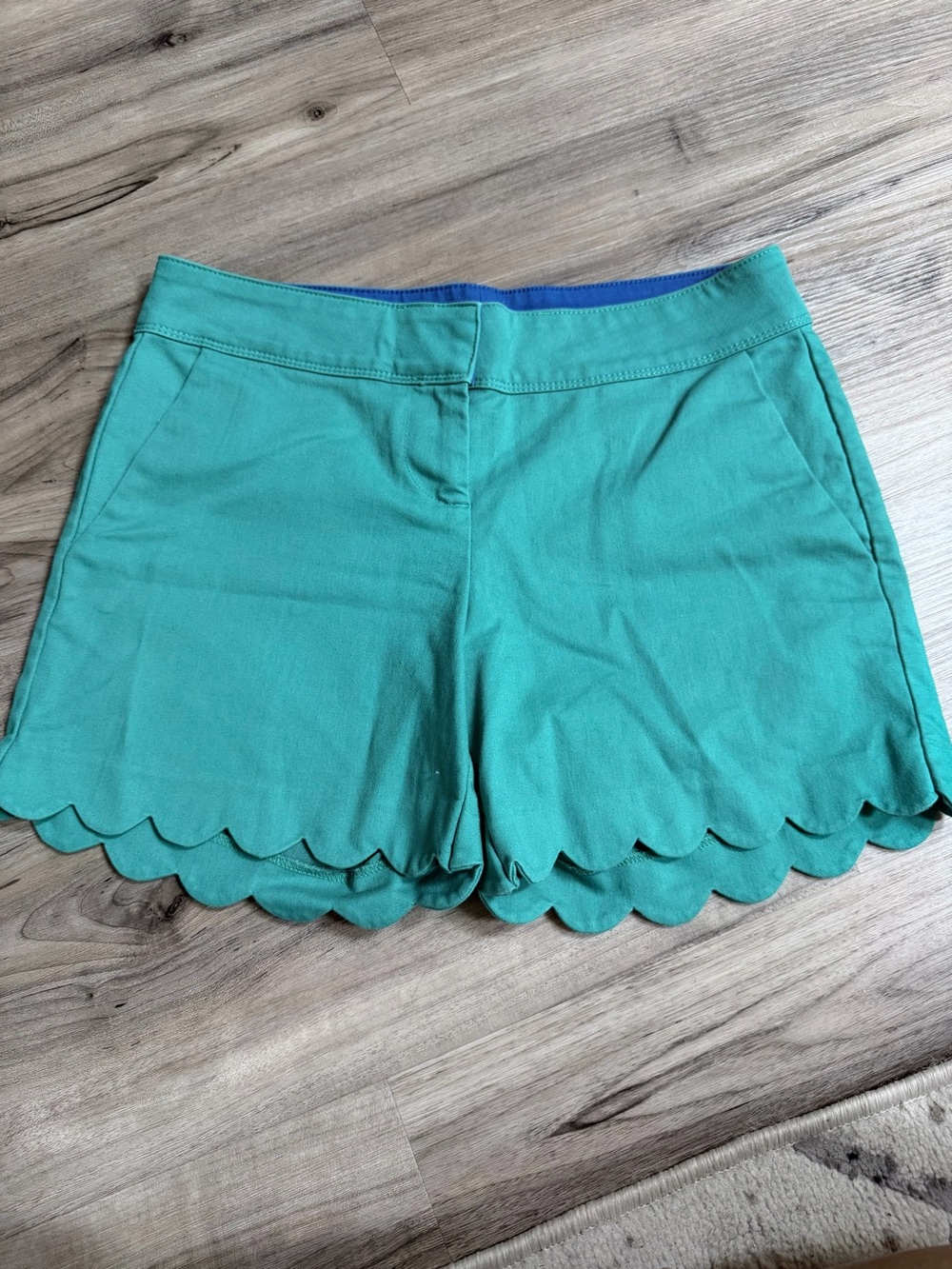 Isaac Mizrahi Teal Scalloped Hem Shorts
